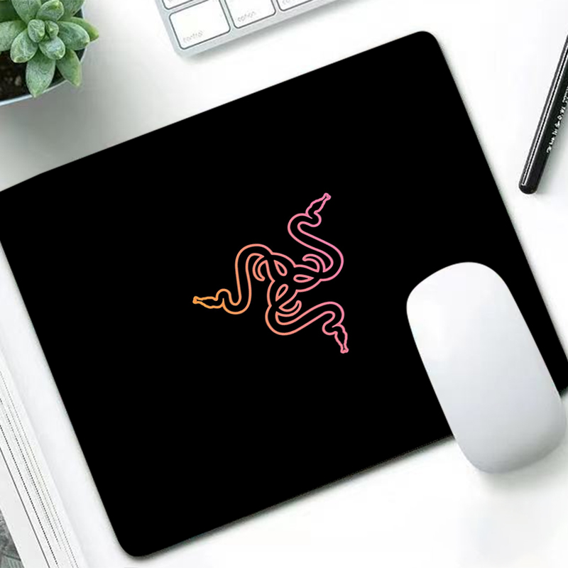 Laptop Accessories For Gaming - Podkładka pod mysz Razer Luxury Anime